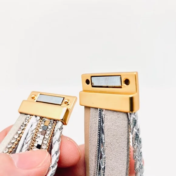 Elegant White and Gold Heart Layered Bracelet OS - Picture 2 of 4